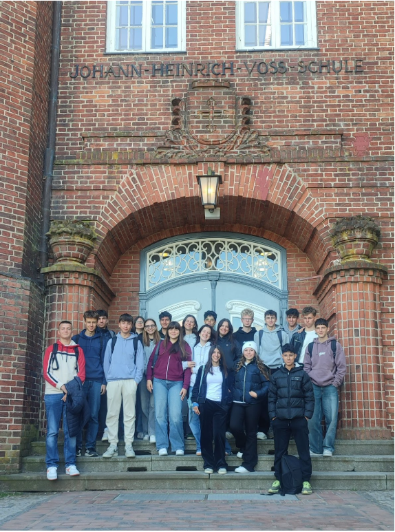 Davanti alla Johann-Heinrich-Voss-Schule.
